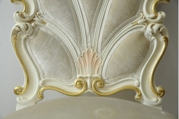 中古　美品　イタリア高級家具　SILIK(シリック)　FIDIAシリーズ　ロココ調　細部まで凝った造りが美しいダイニングチェア(定価約50万円)(椅子、イス、サロンチェア)(R-060293)