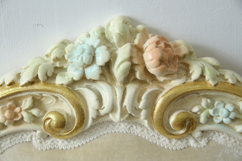 中古　美品　イタリア高級家具　SILIK(シリック)　FIDIAシリーズ　ロココ調　細部まで凝った造りが美しいダイニングチェア(定価約50万円)(椅子、イス、サロンチェア)(R-060293)