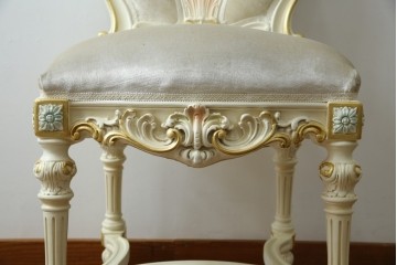 中古　美品　イタリア高級家具　SILIK(シリック)　FIDIAシリーズ　ロココ調　細部まで凝った造りが美しいダイニングチェア(定価約50万円)(椅子、イス、サロンチェア)(R-060293)