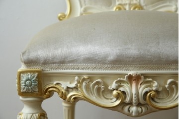 中古　美品　イタリア高級家具　SILIK(シリック)　FIDIAシリーズ　ロココ調　細部まで凝った造りが美しいダイニングチェア(定価約50万円)(椅子、イス、サロンチェア)(R-060293)