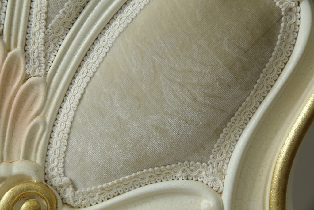 中古　美品　イタリア高級家具　SILIK(シリック)　FIDIAシリーズ　ロココ調　細部まで凝った造りが美しいダイニングチェア(定価約50万円)(椅子、イス、サロンチェア)(R-060293)