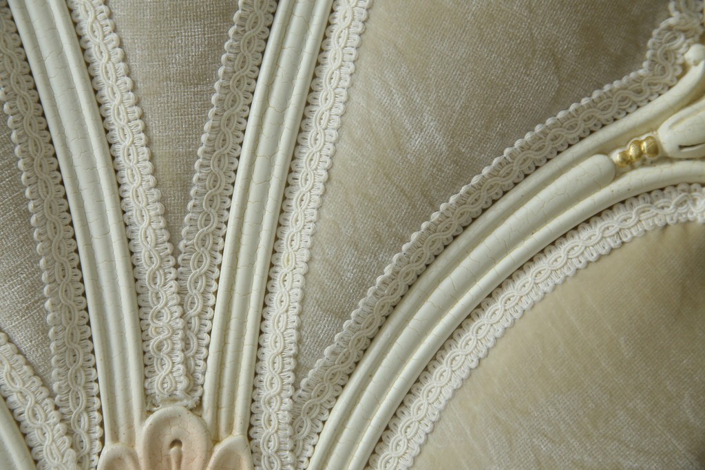 中古　美品　イタリア高級家具　SILIK(シリック)　FIDIAシリーズ　ロココ調　細部まで凝った造りが美しいダイニングチェア(定価約50万円)(椅子、イス、サロンチェア)(R-060293)