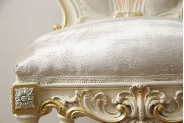 中古　美品　イタリア高級家具　SILIK(シリック)　FIDIAシリーズ　ロココ調　細部まで凝った造りが美しいダイニングチェア(定価約50万円)(椅子、イス、サロンチェア)(R-060294)