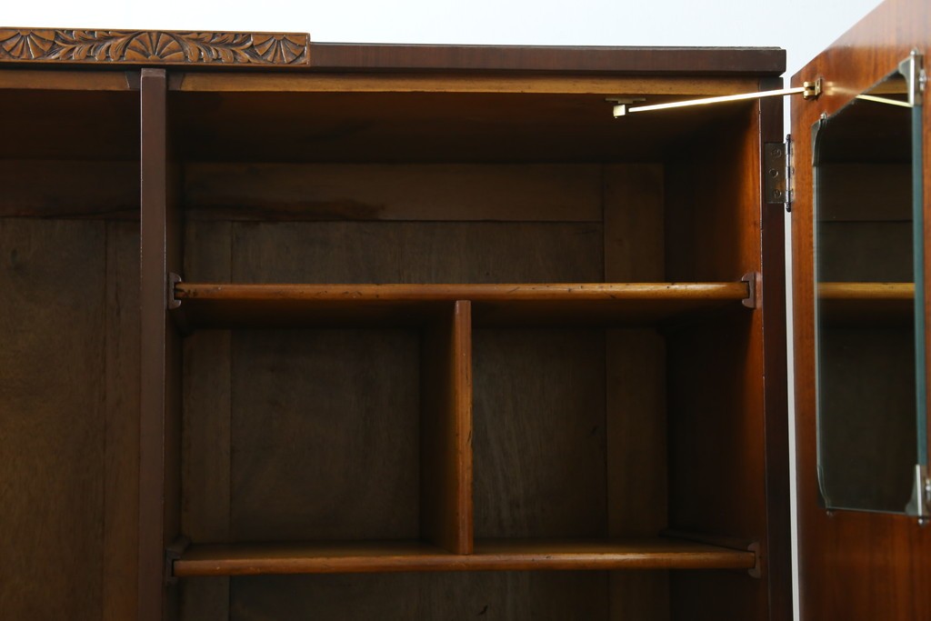 イギリスアンティーク　マホガニー材　薄型がいいね!　クラシカルな雰囲気が素敵な猫脚ワードローブ　(R-060304)