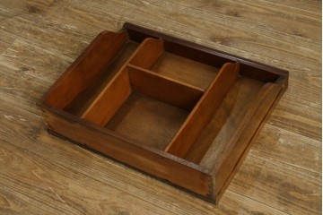 イギリスアンティーク　マホガニー材　薄型がいいね!　クラシカルな雰囲気が素敵な猫脚ワードローブ　(R-060304)