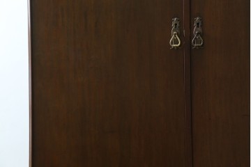 イギリスアンティーク　マホガニー材　薄型がいいね!　クラシカルな雰囲気が素敵な猫脚ワードローブ　(R-060304)