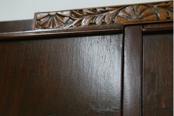 イギリスアンティーク　マホガニー材　薄型がいいね!　クラシカルな雰囲気が素敵な猫脚ワードローブ　(R-060304)