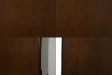 イギリスアンティーク　マホガニー材　薄型がいいね!　クラシカルな雰囲気が素敵な猫脚ワードローブ　(R-060304)