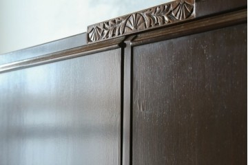 イギリスアンティーク　マホガニー材　薄型がいいね!　クラシカルな雰囲気が素敵な猫脚ワードローブ　(R-060304)