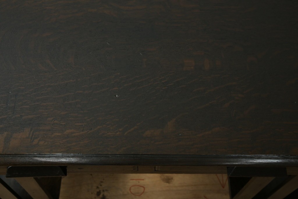 和製アンティーク　ナラ材　幕板下に棚のある珍しいデザインが魅力的な平机　(R-060311)