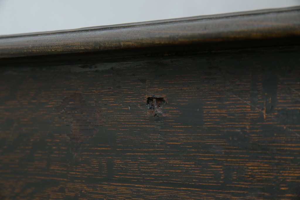 和製アンティーク　ナラ材　幕板下に棚のある珍しいデザインが魅力的な平机　(R-060311)