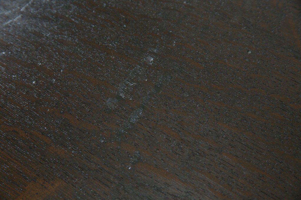 和製アンティーク　ナラ材　幕板下に棚のある珍しいデザインが魅力的な平机　(R-060311)