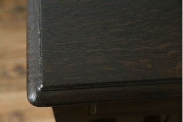 和製アンティーク　ナラ材　幕板下に棚のある珍しいデザインが魅力的な平机　(R-060311)