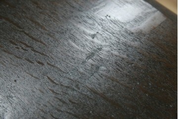 和製アンティーク　ナラ材　幕板下に棚のある珍しいデザインが魅力的な平机　(R-060311)