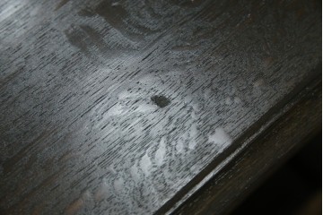 和製アンティーク　ナラ材　幕板下に棚のある珍しいデザインが魅力的な平机　(R-060311)