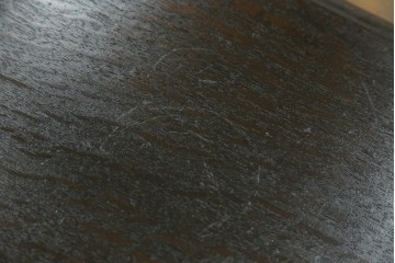 和製アンティーク　ナラ材　幕板下に棚のある珍しいデザインが魅力的な平机　(R-060311)