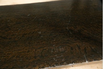 和製アンティーク　ナラ材　幕板下に棚のある珍しいデザインが魅力的な平机　(R-060311)