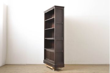 中古　北海道民芸家具　シンプルながらもクラシカルな雰囲気漂う本棚(定価約22万円)(ブックシェルフ、飾り棚、収納棚、ブックケース、キャビネット)(R-060313)