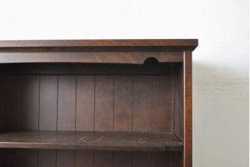 中古　北海道民芸家具　シンプルながらもクラシカルな雰囲気漂う本棚(定価約22万円)(ブックシェルフ、飾り棚、収納棚、ブックケース、キャビネット)(R-060313)