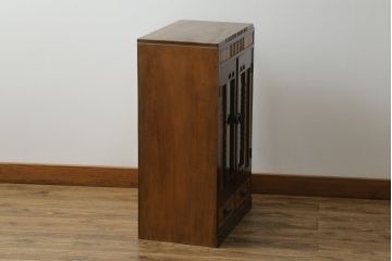 和製アンティーク家具　昭和中期　レトロな佇まいの本箱(ブックケース、本棚、収納棚、戸棚、サイドキャビネット)(R-060326)