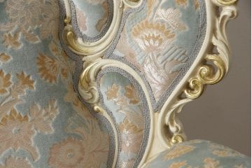中古　美品　SILIK(シリック)　ロココ調　クラシカルで華やかな佇まいが魅力的な1人掛けソファ(アームソファ、1P、アームチェア)(定価約100万円)(R-060331)