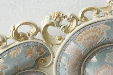 中古　美品　SILIK(シリック)　ロココ調　クラシカルで華やかな佇まいが魅力的な3人掛けソファ(3P、三人掛けソファ)(定価約180万円)(R-060332)