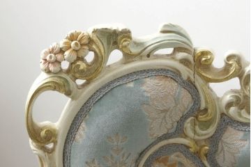 中古　美品　SILIK(シリック)　ロココ調　クラシカルで華やかな佇まいが魅力的な3人掛けソファ(3P、三人掛けソファ)(定価約180万円)(R-060332)