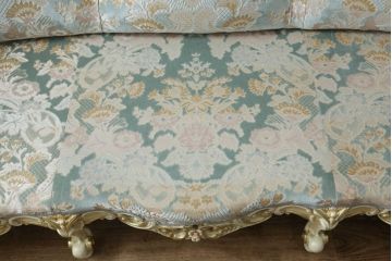 中古　美品　SILIK(シリック)　ロココ調　クラシカルで華やかな佇まいが魅力的な3人掛けソファ(3P、三人掛けソファ)(定価約180万円)(R-060332)
