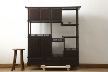 中古　花梨(カリン)材　民芸家具　深みのある色合いが美しい飾り棚(戸棚、茶棚、違い棚)(R-060335)