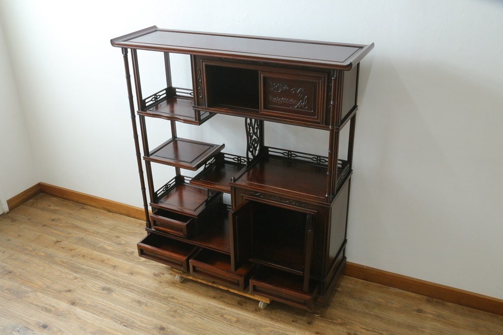 中古　花梨(カリン)材　民芸家具　深みのある色合いが美しい飾り棚　(R-060335)