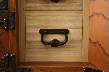 和製民芸家具　ビンテージ　岩谷堂箪笥　珍しい金具が風格を感じさせる小箪笥(ヴィンテージ、チェスト、引き出し)(R-060337)