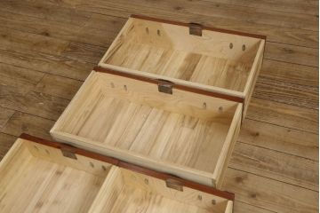 和製民芸家具　ビンテージ　岩谷堂箪笥　珍しい金具が風格を感じさせる小箪笥(ヴィンテージ、チェスト、引き出し)(R-060337)