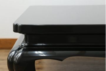 中古　美品　輪島塗り　幕下から脚にかけてのデザインが上品な雰囲気を醸し出す座卓(ローテーブル、センターテーブル)(定価約150万円)(R-060341)