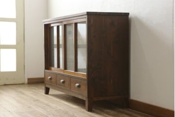 ラフジュ工房オリジナル　古建具リメイク　オリジナル紋様ガラスがレトロな雰囲気を高めるサイドボード(収納棚、戸棚、サイドキャビネット)(R-060346)