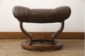 中古　美品　EKORNES(エコーネス)　本革　オットマン付き　ストレスレス レノ クラシック(M)(アームチェア、リクライニングチェア、椅子、一人掛けソファ、1Pソファ)(定価約37万9千円)(R-060352)