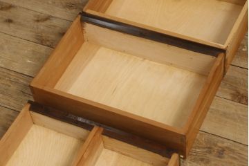 和製ビンテージ　松本民芸家具　523型　シンプルで上品な佇まいが魅力的な金具付き小抽斗(ヴィンテージ、小引き出し、チェスト、卓上収納、小物収納)(R-060355)