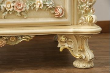 中古　美品　SILIK(シリック)　ロココ調　背面鏡張り　繊細な装飾が魅力!　上品な佇まいのキャビネット(キュリオケース、ガラスケース、ショーケース、飾り棚、陳列棚、食器棚、店舗什器)(定価約130万円)(R-060364)
