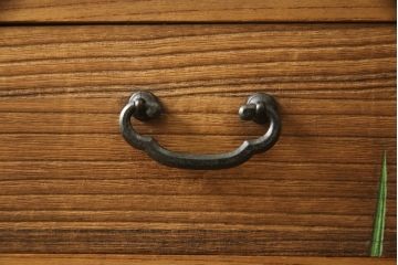 和製アンティーク　総桐材　やさしい色づかいの絵柄がお部屋のアクセントになる小引き出し(チェスト、小物収納、卓上収納)(R-060367)