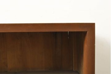 和製アンティーク　シンプルなデザインがお部屋に取り入れやすい飾り棚(サイドボード、サイドキャビネット、陳列棚、店舗什器)(R-060371)
