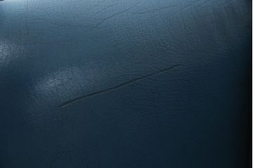 中古　イギリス　本革　(チェスターフィールド)　重厚感のある佇まいが魅力的なウイングバックソファ(レザーソファ、ウィングバックチェア、アームソファ、1人掛けソファ、1Pソファ)(R-060374)