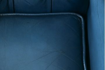 中古　イギリス　本革　(チェスターフィールド)　重厚感のある佇まいが魅力的なウイングバックソファ(レザーソファ、ウィングバックチェア、アームソファ、1人掛けソファ、1Pソファ)(R-060374)