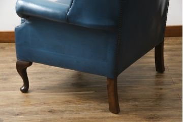 中古　イギリス　本革　(チェスターフィールド)　重厚感のある佇まいが魅力的なウイングバックソファ(レザーソファ、ウィングバックチェア、アームソファ、1人掛けソファ、1Pソファ)(R-060374)