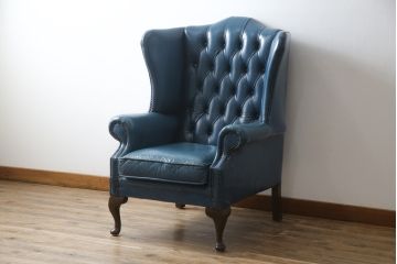 中古　イギリス　本革　(チェスターフィールド)　重厚感のある佇まいが魅力的なウイングバックソファ(レザーソファ、ウィングバックチェア、アームソファ、1人掛けソファ、1Pソファ)(R-060375)
