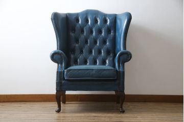 中古　イギリス　本革　(チェスターフィールド)　重厚感のある佇まいが魅力的なウイングバックソファ(レザーソファ、ウィングバックチェア、アームソファ、1人掛けソファ、1Pソファ)(R-060375)