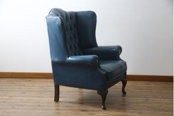 中古　イギリス　本革　(チェスターフィールド)　重厚感のある佇まいが魅力的なウイングバックソファ(レザーソファ、ウィングバックチェア、アームソファ、1人掛けソファ、1Pソファ)(R-060375)