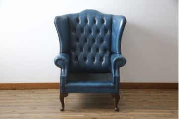 中古　イギリス　本革　(チェスターフィールド)　重厚感のある佇まいが魅力的なウイングバックソファ(レザーソファ、ウィングバックチェア、アームソファ、1人掛けソファ、1Pソファ)(R-060375)