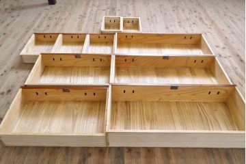 和製ビンテージ　ヴィンテージ家具　和の趣あふれる岩谷堂箪笥の和箪笥(衣装箪笥、整理たんす、着物タンス、収納箪笥、引き出し、上下バラ売り可能)(R-060377)