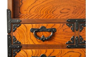 和製ビンテージ　ヴィンテージ家具　和の趣あふれる岩谷堂箪笥の和箪笥(衣装箪笥、整理たんす、着物タンス、収納箪笥、引き出し、上下バラ売り可能)(R-060377)
