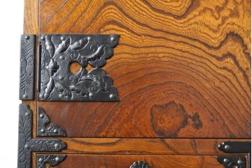 和製ビンテージ　ヴィンテージ家具　和の趣あふれる岩谷堂箪笥の和箪笥(衣装箪笥、整理たんす、着物タンス、収納箪笥、引き出し、上下バラ売り可能)(R-060378)