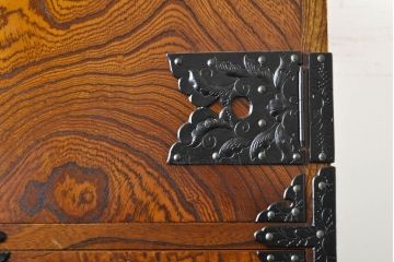 和製ビンテージ　ヴィンテージ家具　和の趣あふれる岩谷堂箪笥の和箪笥(衣装箪笥、整理たんす、着物タンス、収納箪笥、引き出し、上下バラ売り可能)(R-060378)